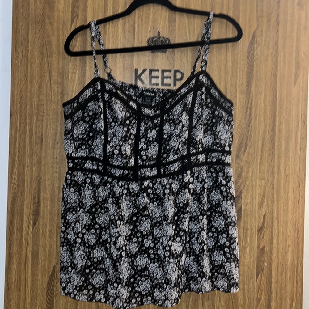 Summer Black Flower Top 🌼
